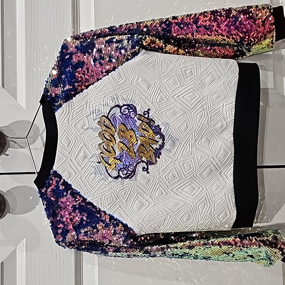 Descendants zipper up - Picture 4 of 5